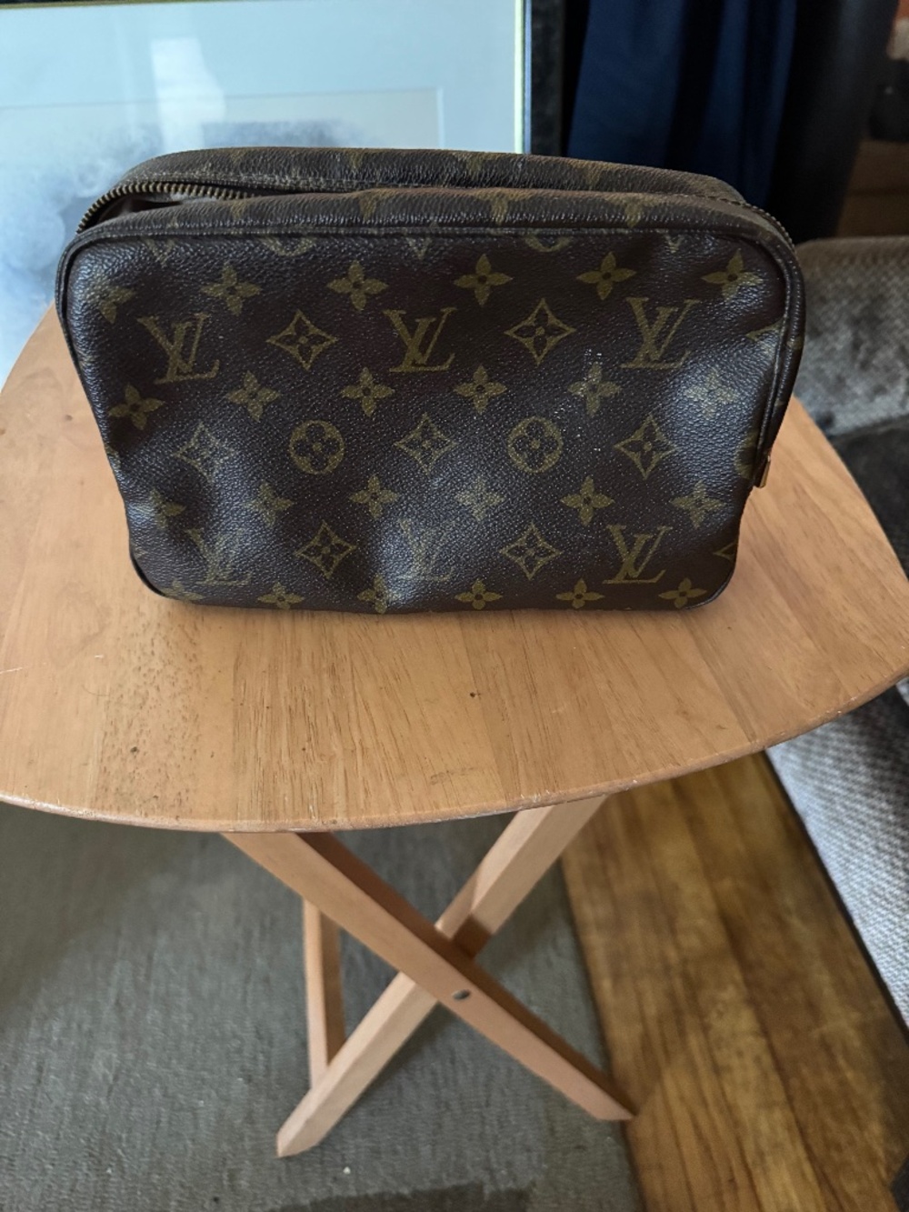 Classic Monogram Louis Vuitton Dopp Kitt